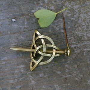 Triquetra<br> Wikinger Fibel