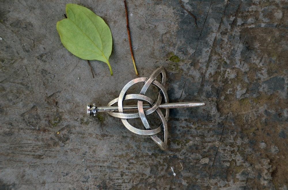 Triquetra<br> Wikinger Fibel